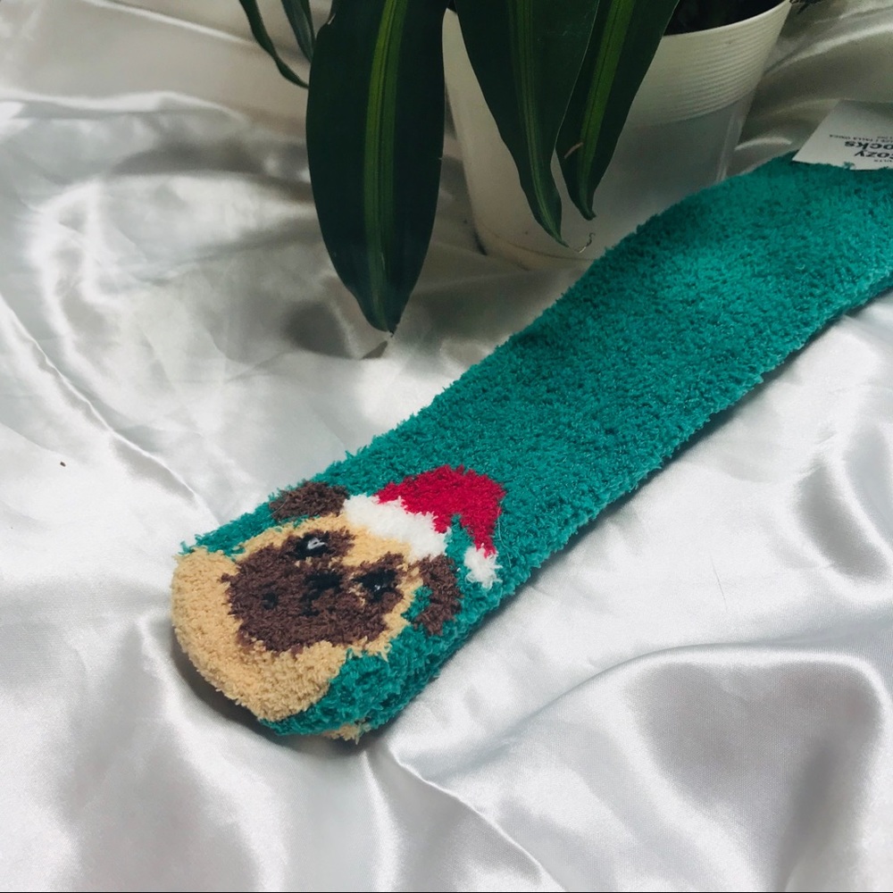 NWT Christmas Fuzzy Pug Socks - Picture 2 of 3